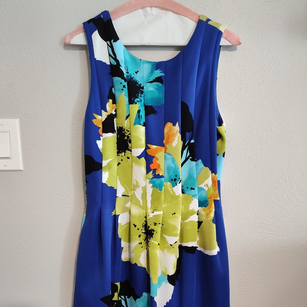 Cute, Flirty Dress with Bold Pattern Vince Camuto Size 10
